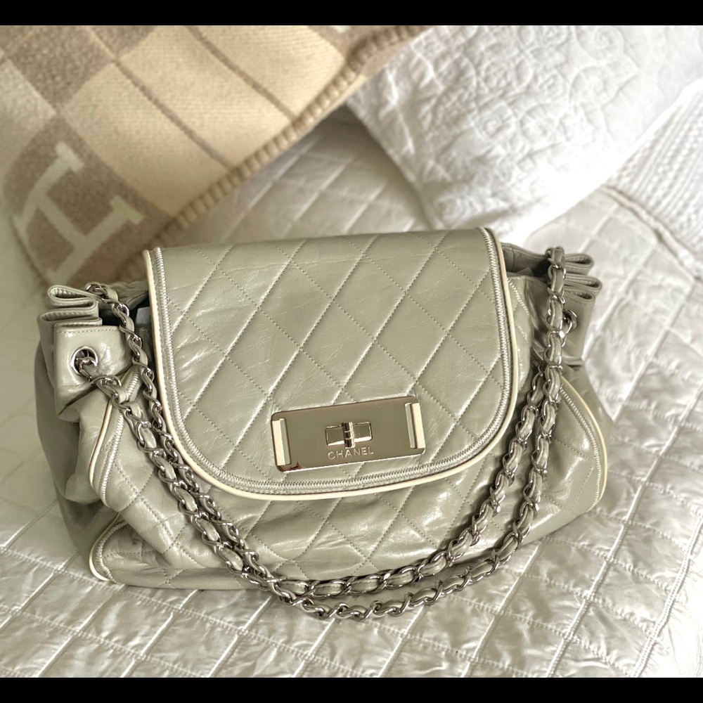 CHANEL EAST/WEST CLASSIC BAG